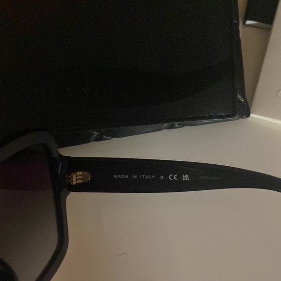 CHANEL SUNGLASSES - Picture 5 of 7